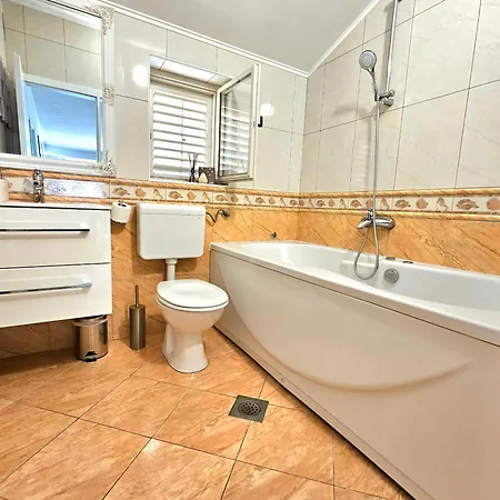 Premeru A6 Apartman Makarska