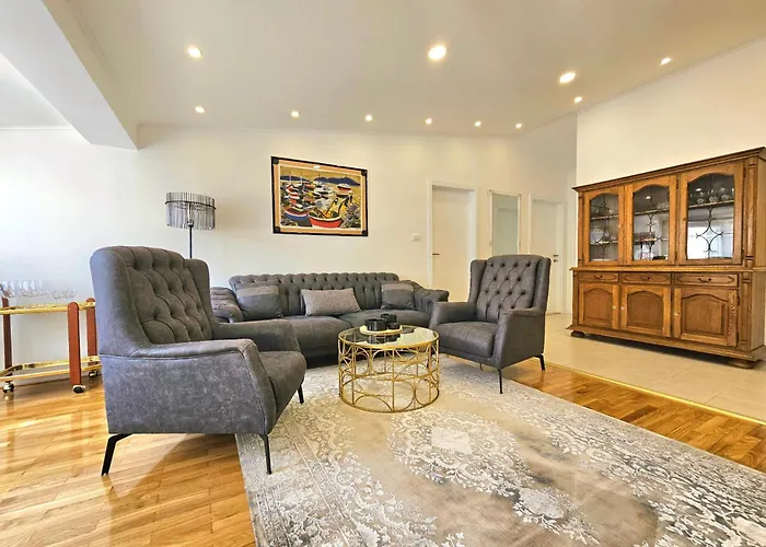 Premeru A6 Апартаменти