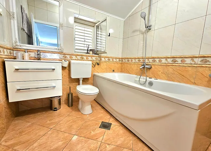 Premeru A6 Апартаменти Макарська