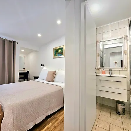 Premeru A6 * Makarska